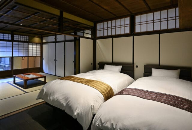 フロアタイトル